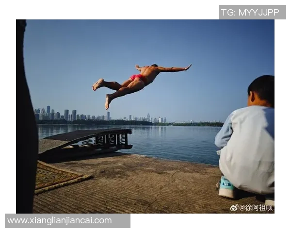 从勇敢一跃到完美入水全面解析跳水运动的力量与艺术